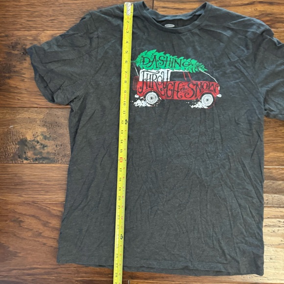 Old Navy EUC Men’s Holiday Shirt Gray Large Truck Tree Dashing Through the Snow - Picture 2 of 5